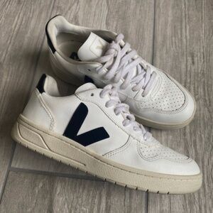 Veja Women's Sneakers size 36